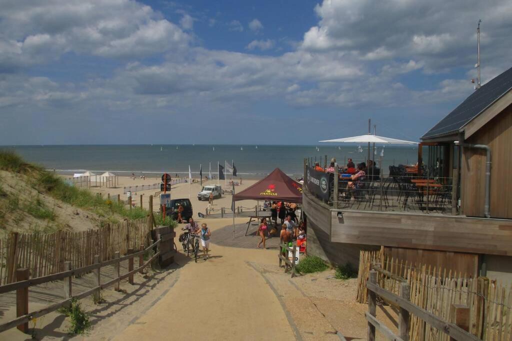 Appartement Residentie Astrid met private parking Bredene Buitenkant foto